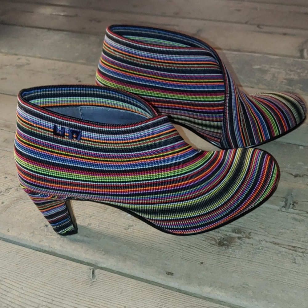 United Nude